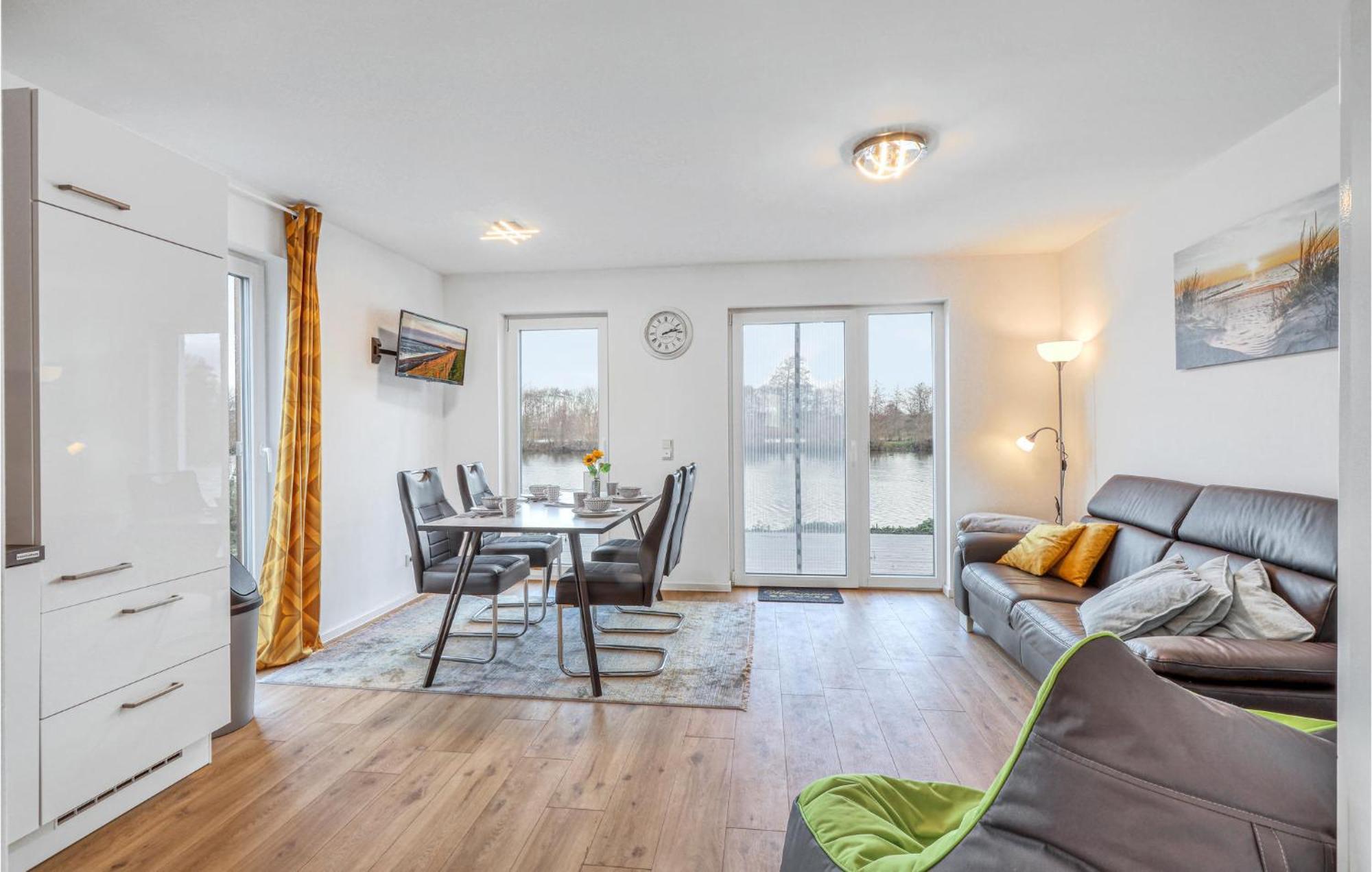 Nice Home In Tossens With Kitchen エクステリア 写真
