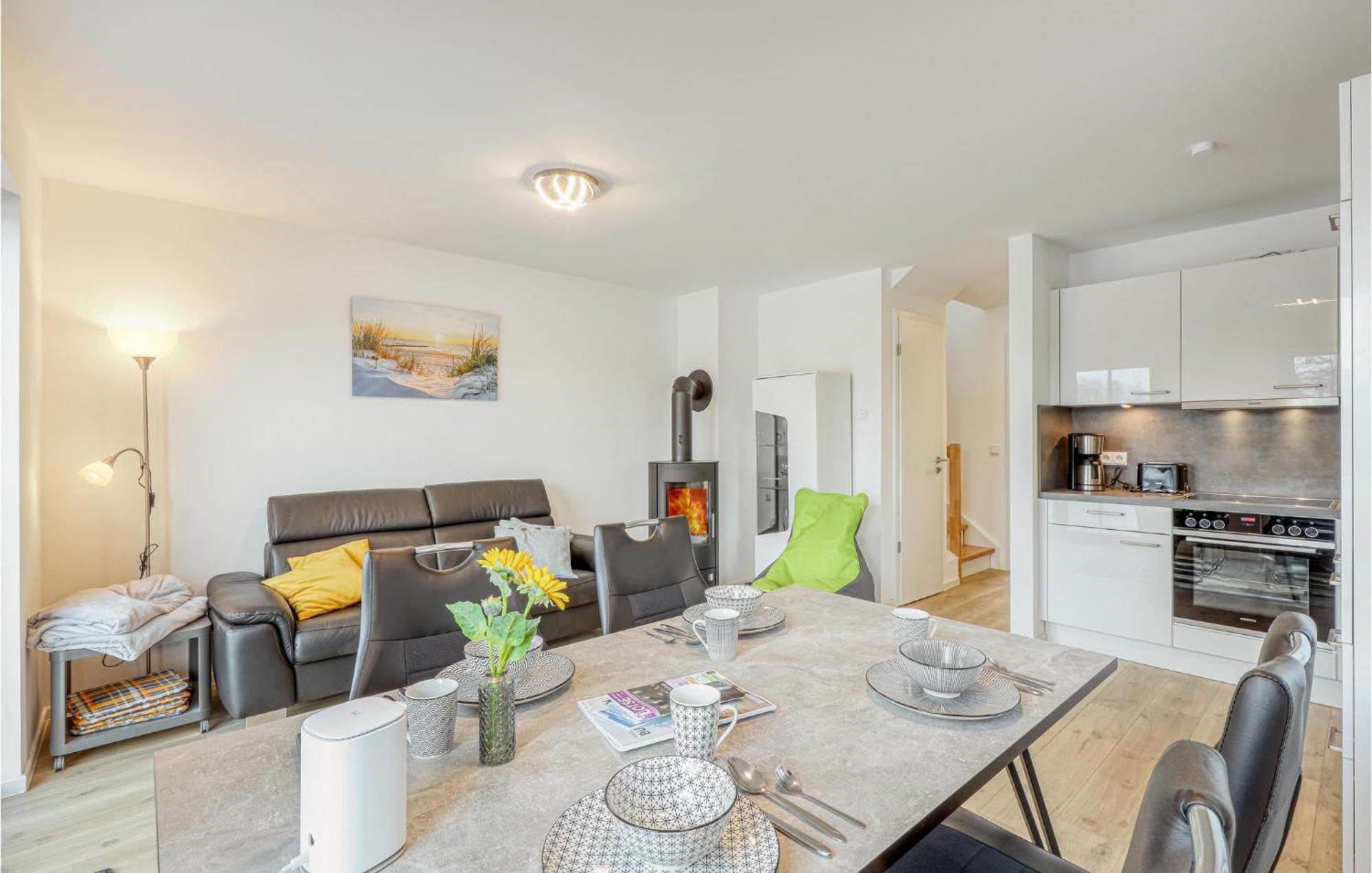 Nice Home In Tossens With Kitchen エクステリア 写真