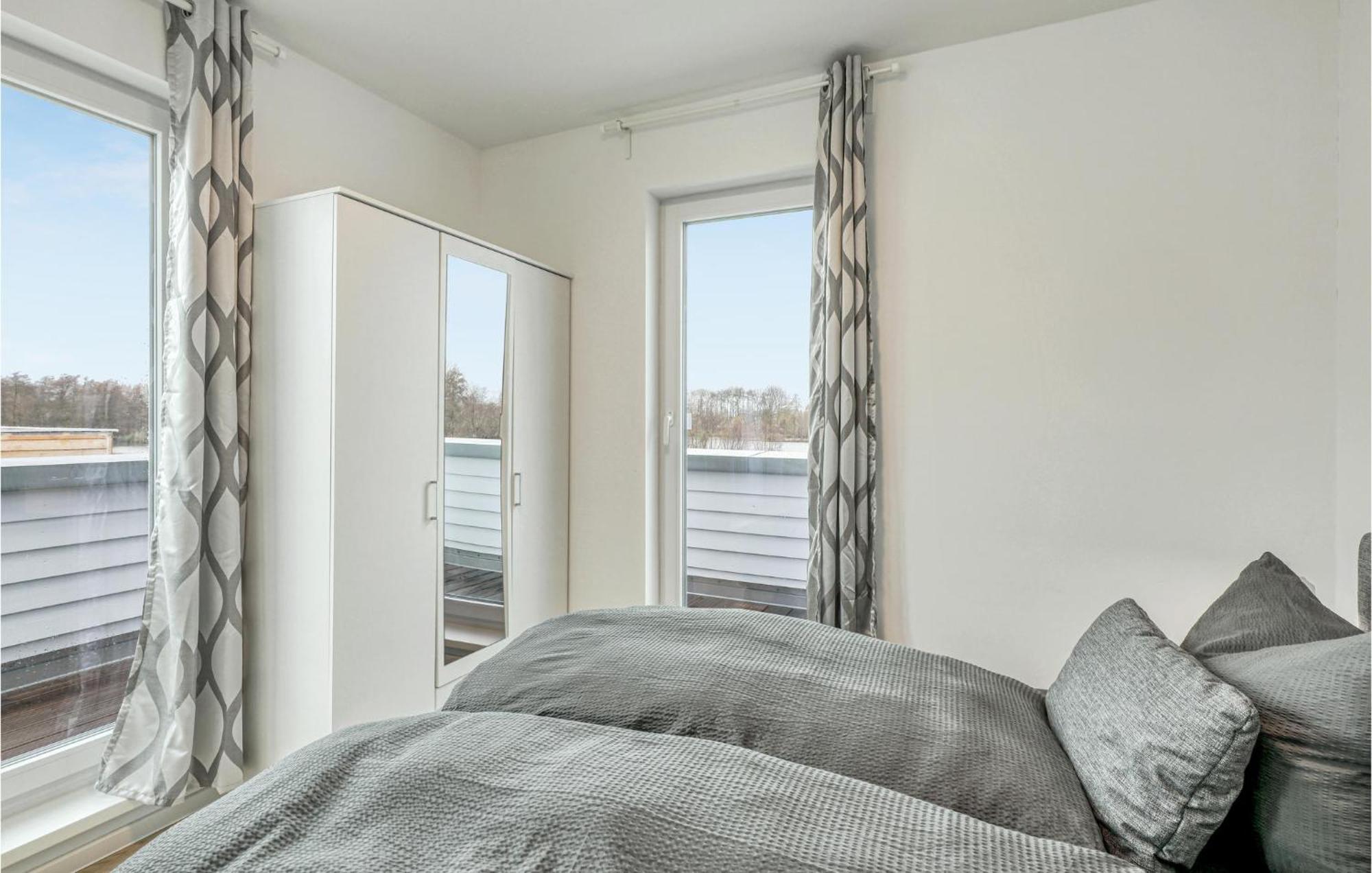 Nice Home In Tossens With Kitchen エクステリア 写真