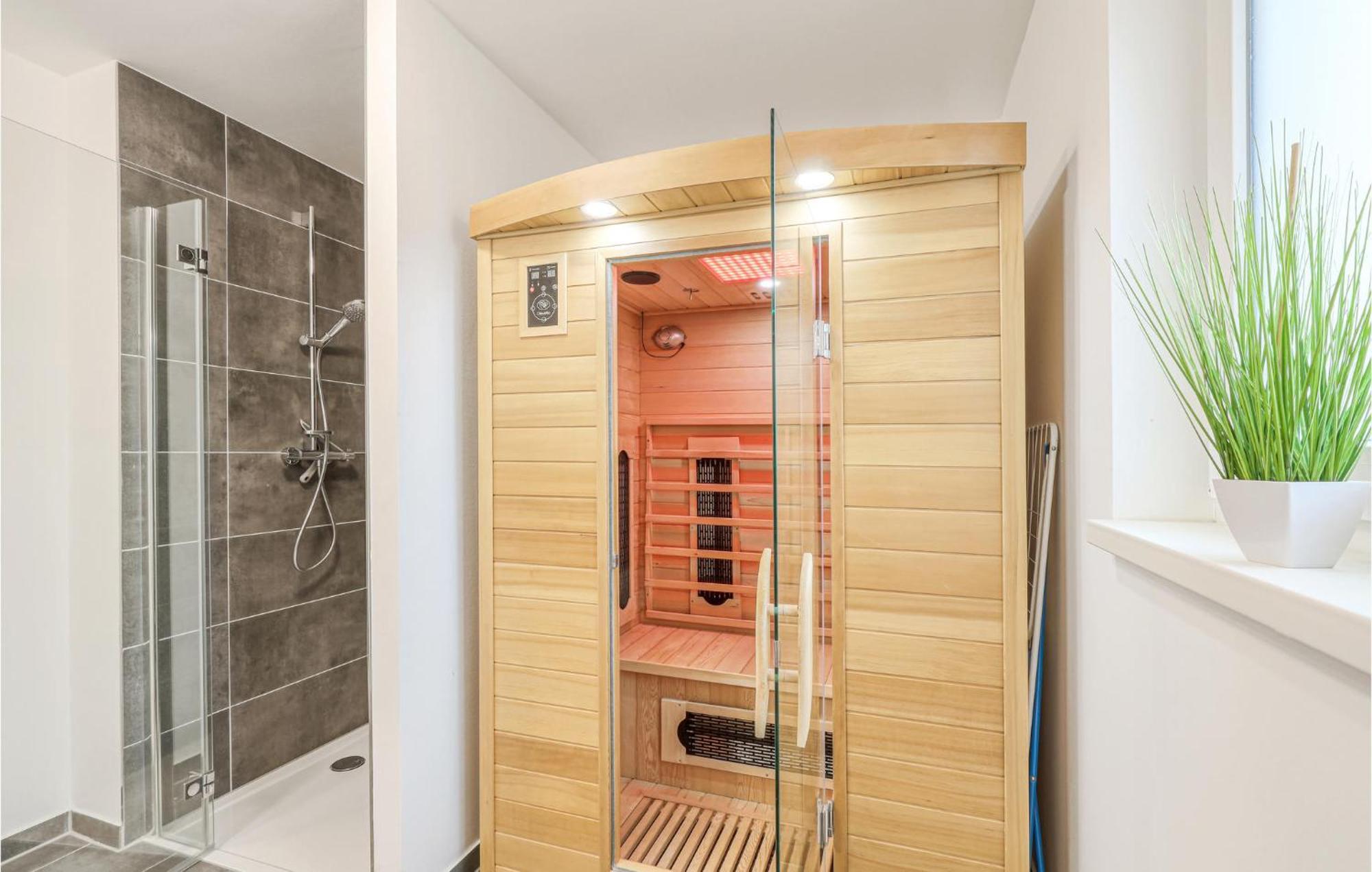 Nice Home In Tossens With Kitchen エクステリア 写真