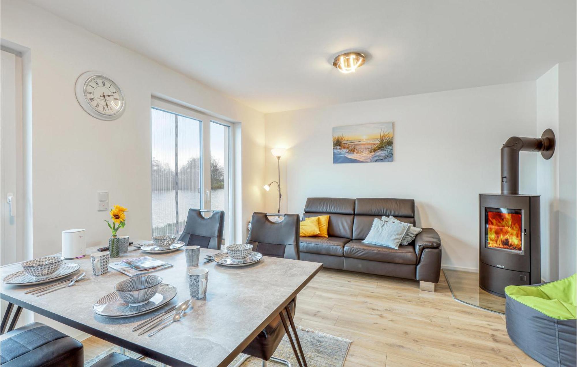 Nice Home In Tossens With Kitchen エクステリア 写真