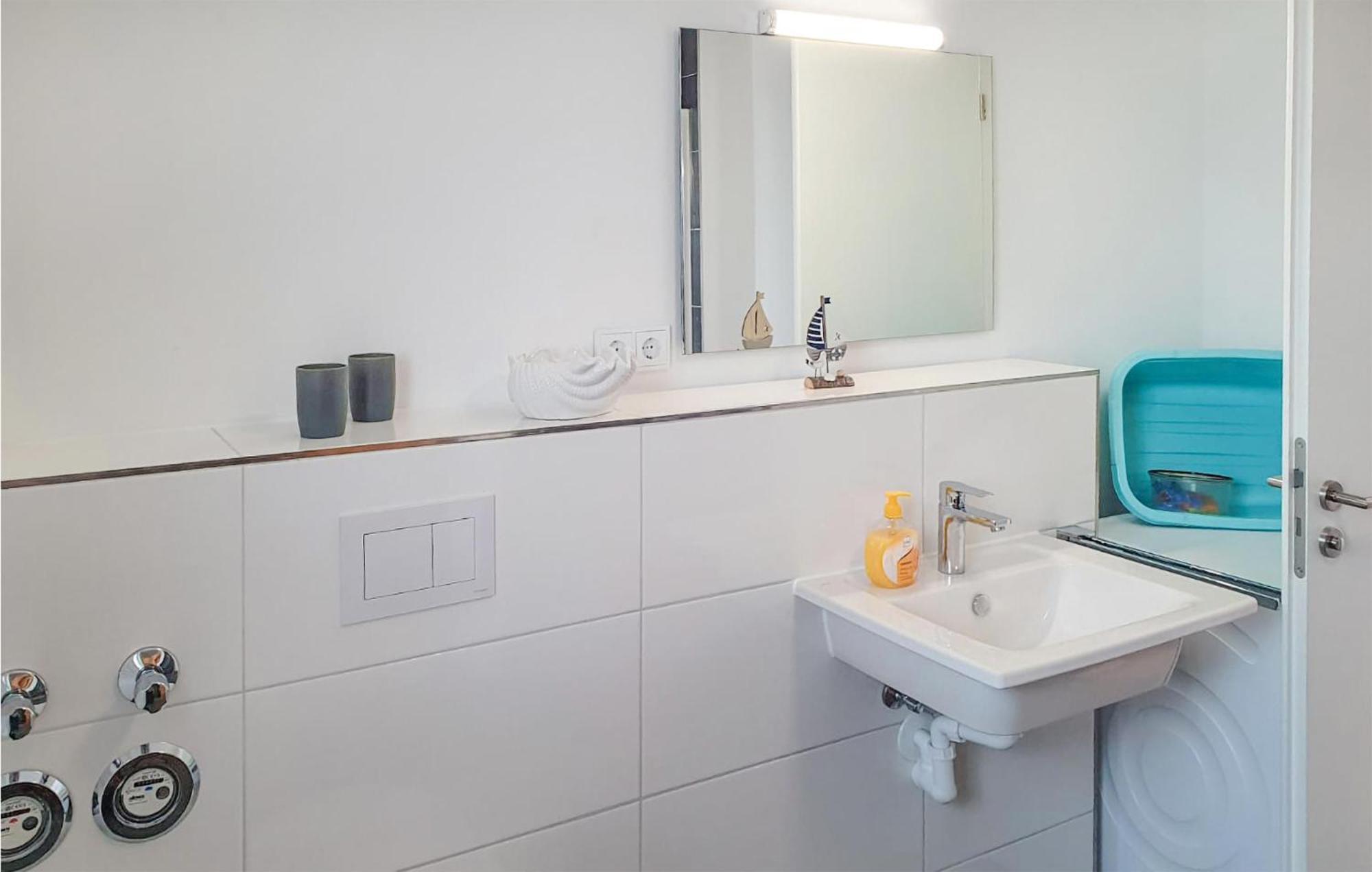 Nice Home In Tossens With Kitchen エクステリア 写真